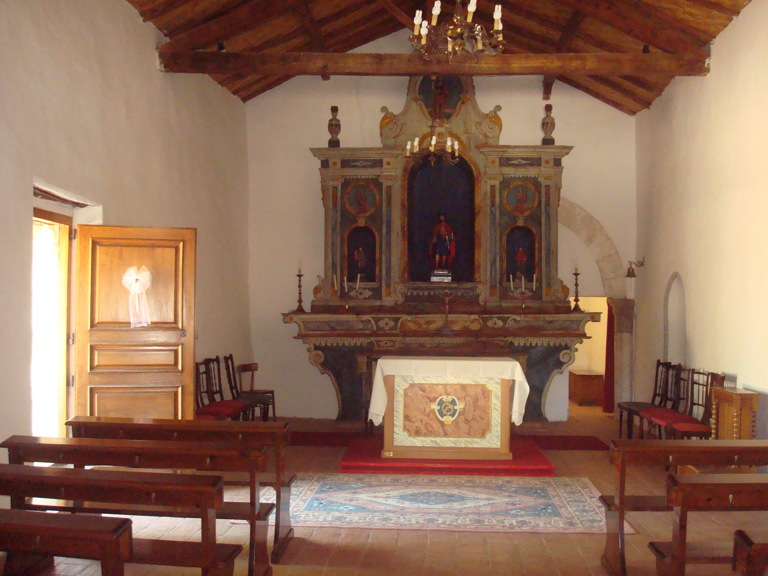 Chiesa di San Lussorio(interno) Villaggio medievale di Nuracesus o