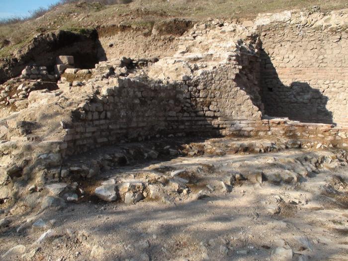 Археологически разкопки | исторически руини
