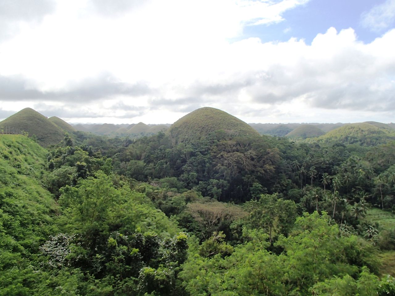 Chocolate Hills View Deck Buenos Aires panoramic view, interesting