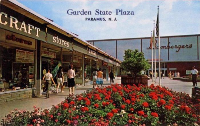 Westfield Garden State Plaza - Shopping Center