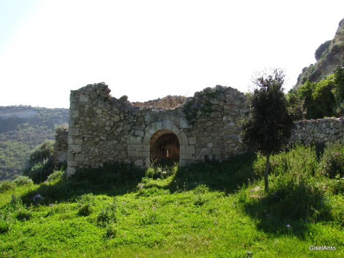 Chiesa dell'Annunziata o di Santa Maria (ruderi) Chiesa, rovine/vestigia, Luogo interessante Chiesa dell'Annunziata o di Santa Maria (ruderi) Chiesa, rovine/vestigia, Luogo interessante