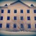 Заброшенный Белый дом в городе Архангельск