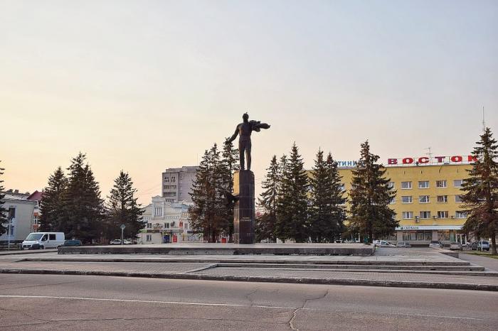 Показать фото города гагарин Памятник Ю. А. Гагарину - Гагарин