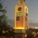 Farmers Market Clock Tower / Taschen