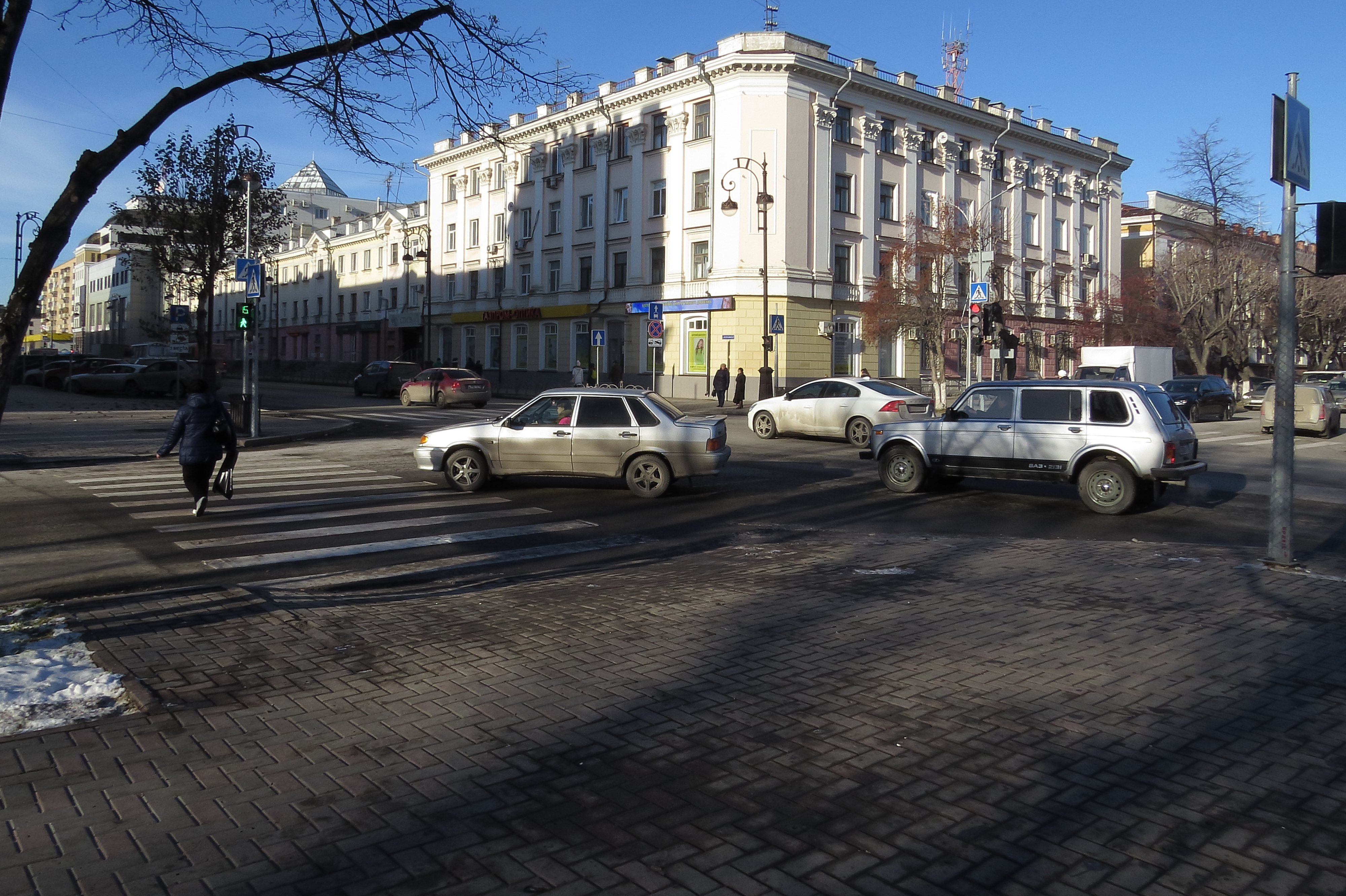 ул. Республики, 45 - Тюмень