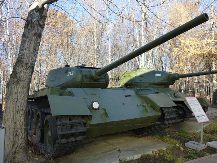 Soviet Medium Tank T 44 Moscow 4463