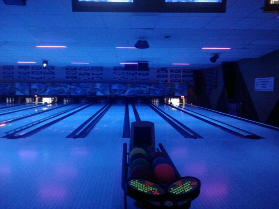 Chalet Lanes & Lounge Wisconsin Dells, Wisconsin bowling alley