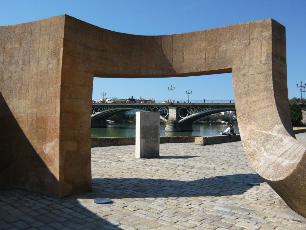 Monumento a la Tolerancia Sevilla