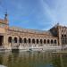 Canal en la ciudad de Sevilla