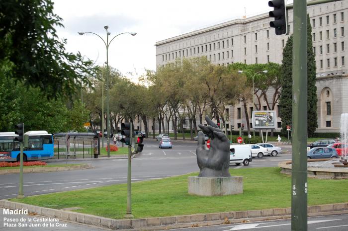 La Mano (Botero) - Wikipedia, la enciclopedia libre