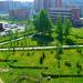 Зеленая площадка перед домом 28 по улице Шумилова в городе Чебоксары