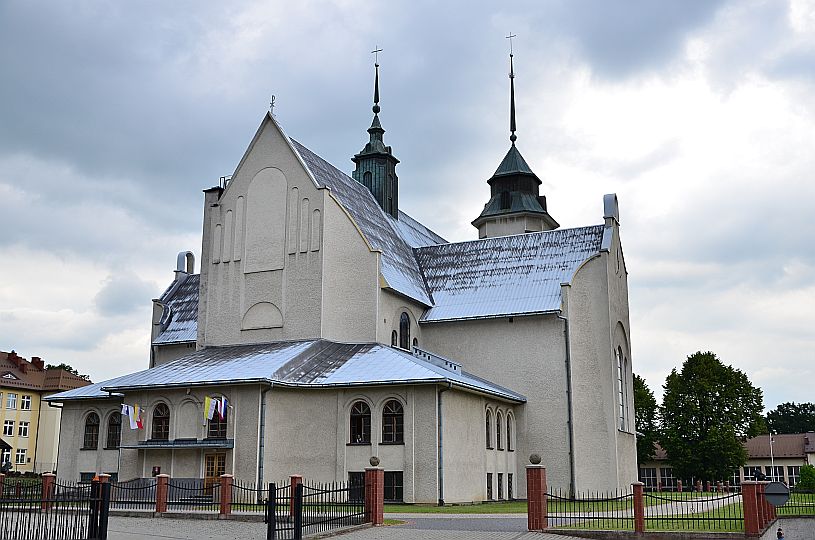 Kościół Matki Bożej Szkaplerznej - Dobra