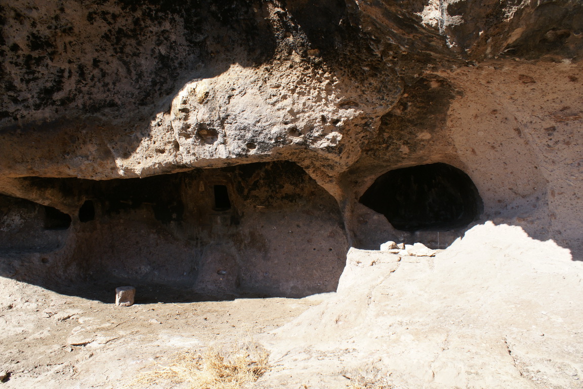 Necropoli A Domus De Janas Di Sas Lozzas O Sas Lozas