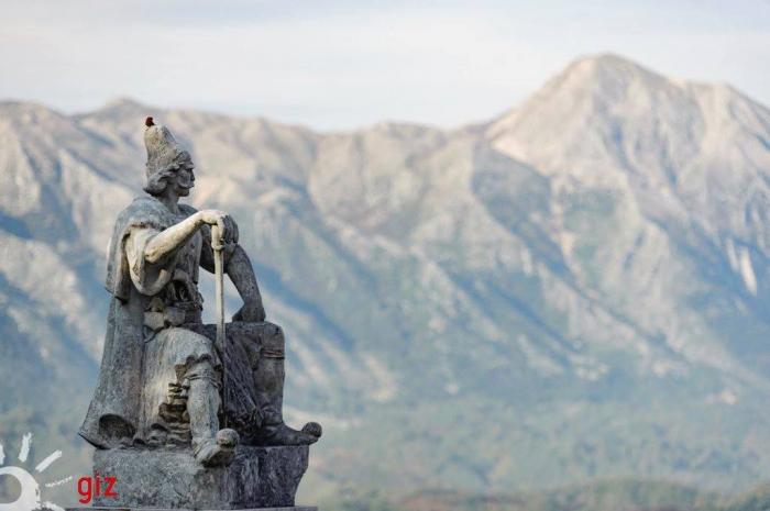 Rezultate imazhesh për foto zenel gjoleka