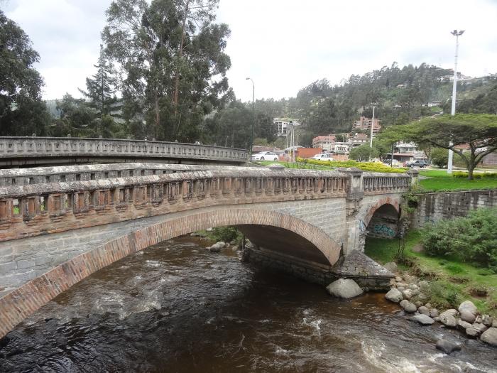 prosa Franco Habitat Tres puentes - Cuenca | sitio interesante, puente, puente de carretera