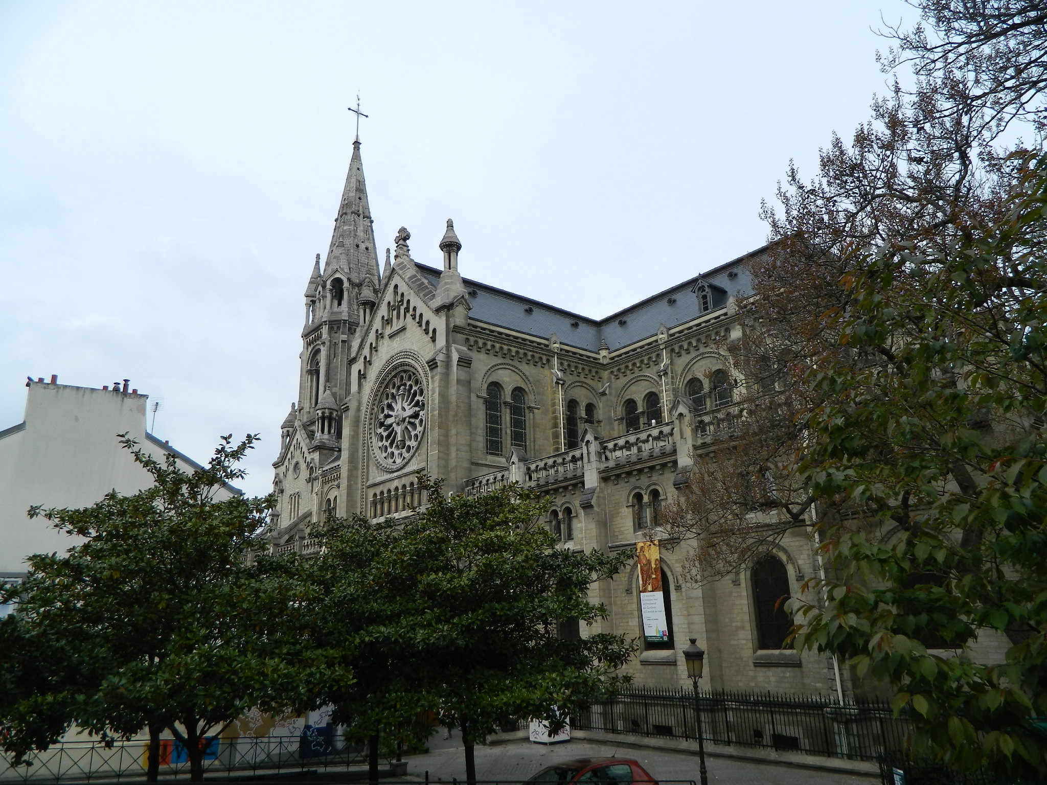 Église NotreDamedelaCroix de Ménilmontant Paris (English) Église NotreDamedelaCroix de Ménilmontant Paris (English)