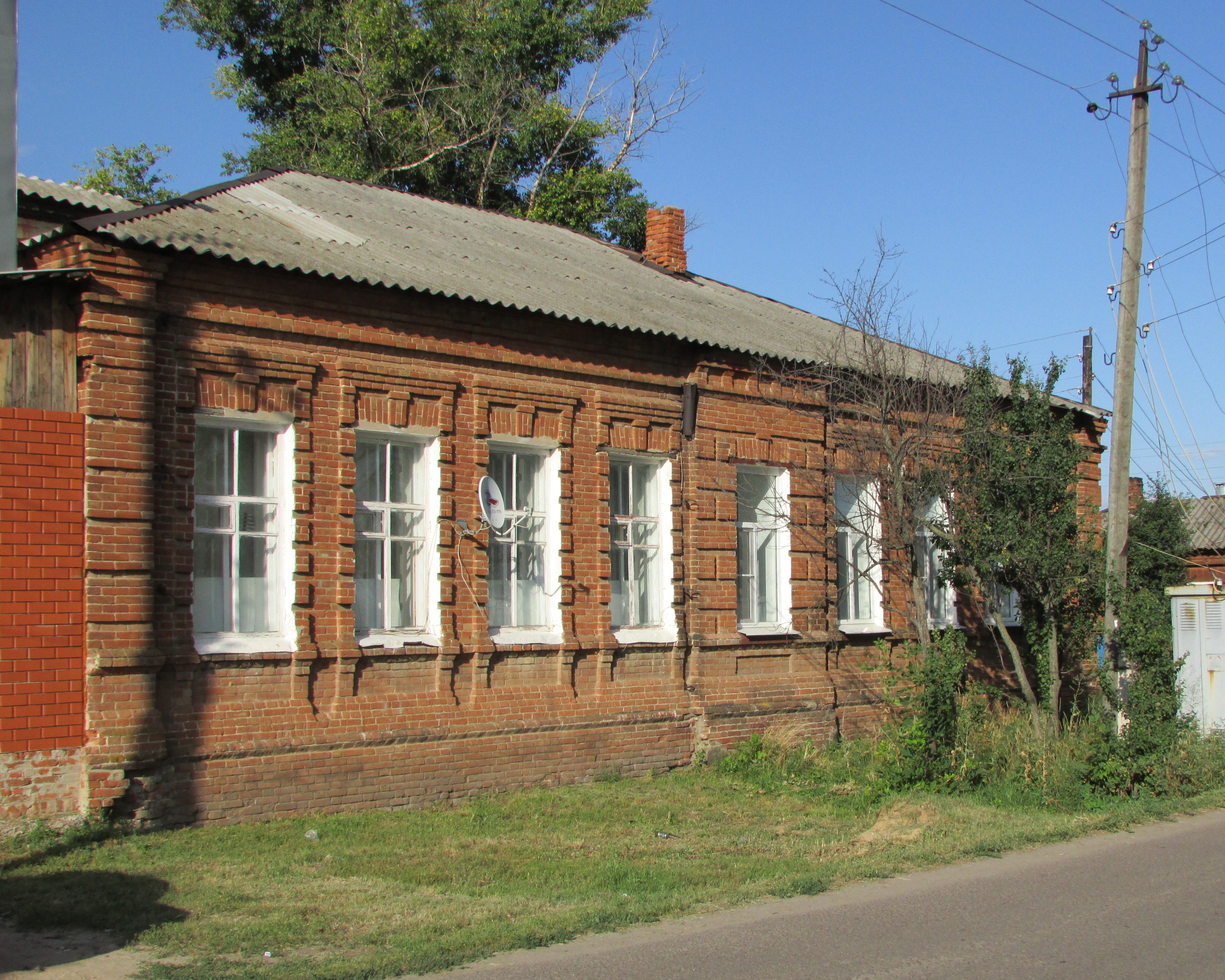 Старое кирпичное здание Бобров Воронежская