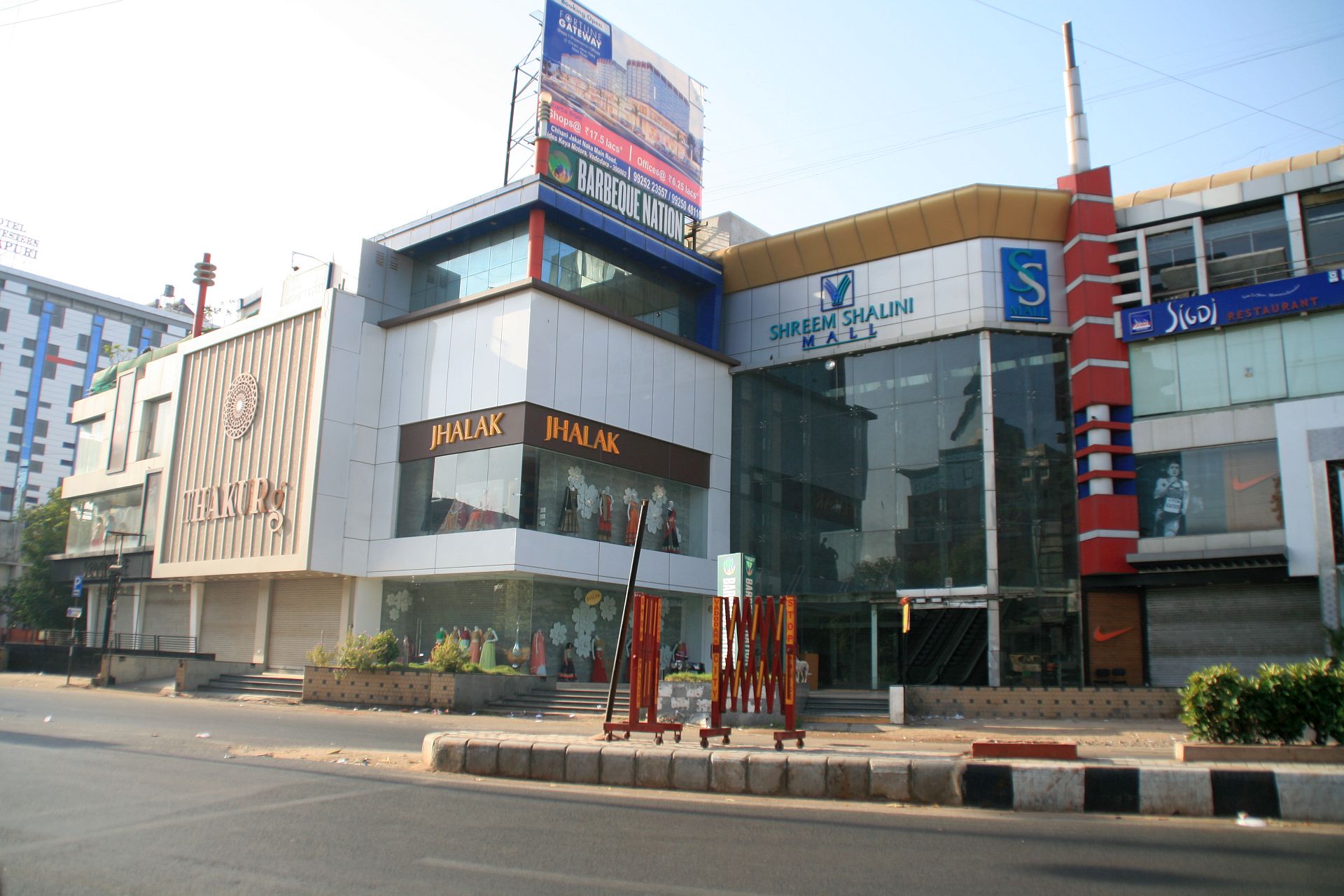 shreem-shalini-mall-vadodara