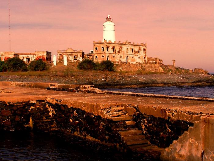 Faro Isla de Flores Faro Isla de Flores