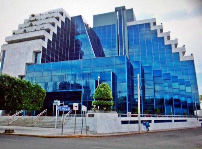 Pirámide Pemex Exploración y Producción Villahermosa Villahermosa