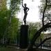 Статуя «Девушка с веслом» в городе Москва