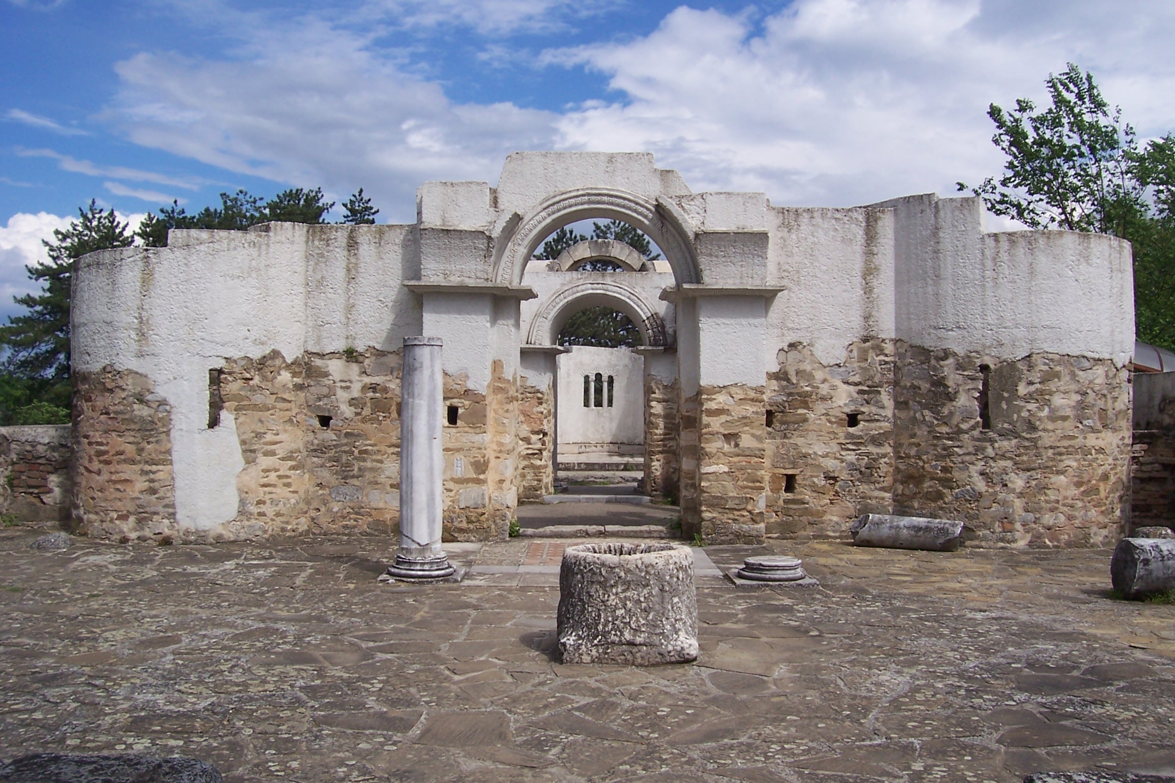 Кръглата (Златната) църква