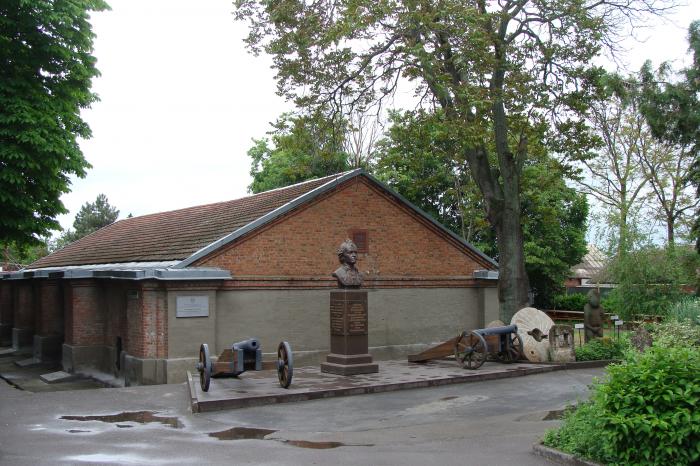 Памятник А. В. Суворову   Азов image 1