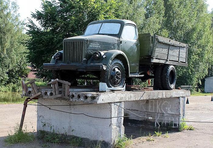 Памятник учебному грузовику   Котельнич image 0