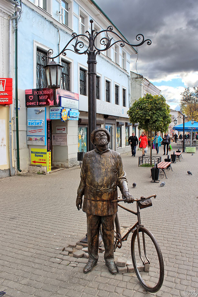 monument-to-konstantin-tsiolkovsky-kaluga