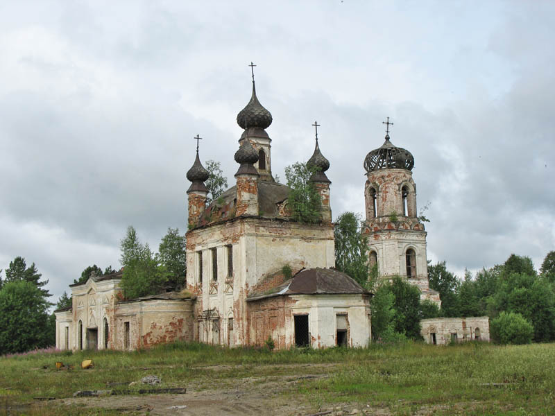 Шолга Церковь