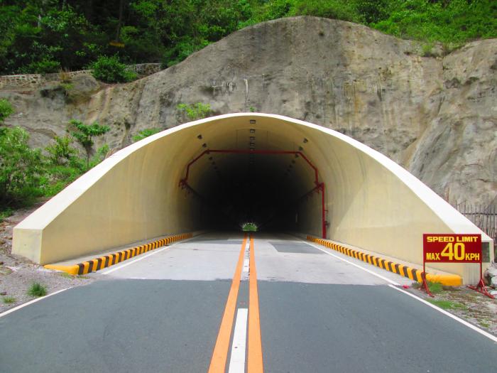Kaybiang Tunnel - Santa Mercedes