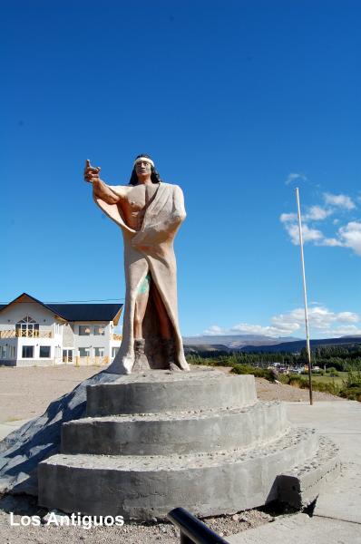 Mirador Y Monumento Al Indio Tehuelche