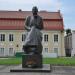 Maironio paminklas yra Kaunas mieste