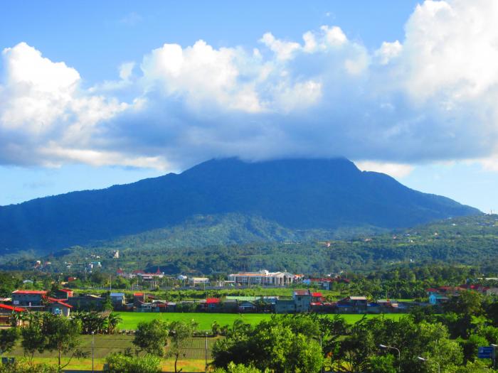 Bundok Makiling 1090 M Los Baños 