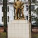 Скульптура «Ленин и мальчик» (ru) in Staraya Russa city