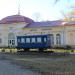 Памятник старинному пассажирскому вагону в городе Днепр