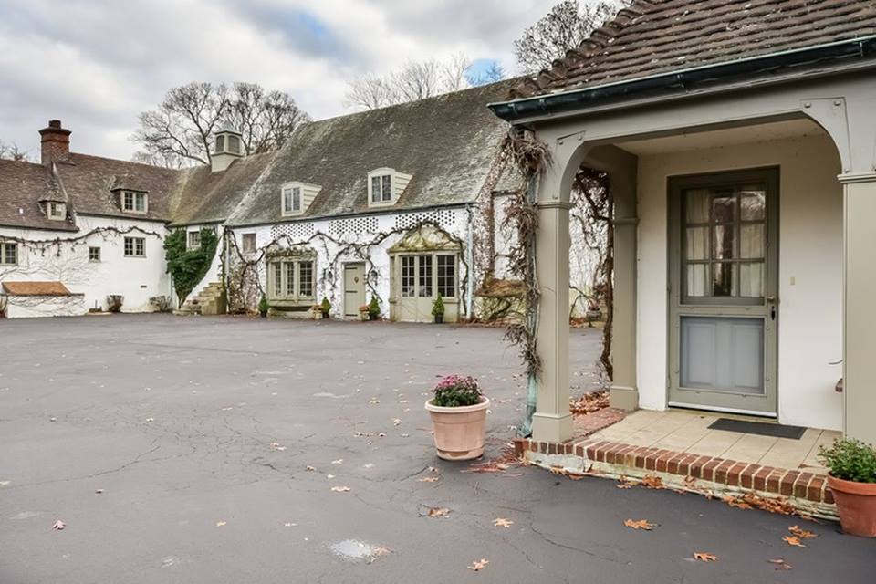 "Hillendale"/"Oakley Court" Farm Group Mill Neck, New York