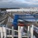 Переходной мостик через пути метро в городе Москва