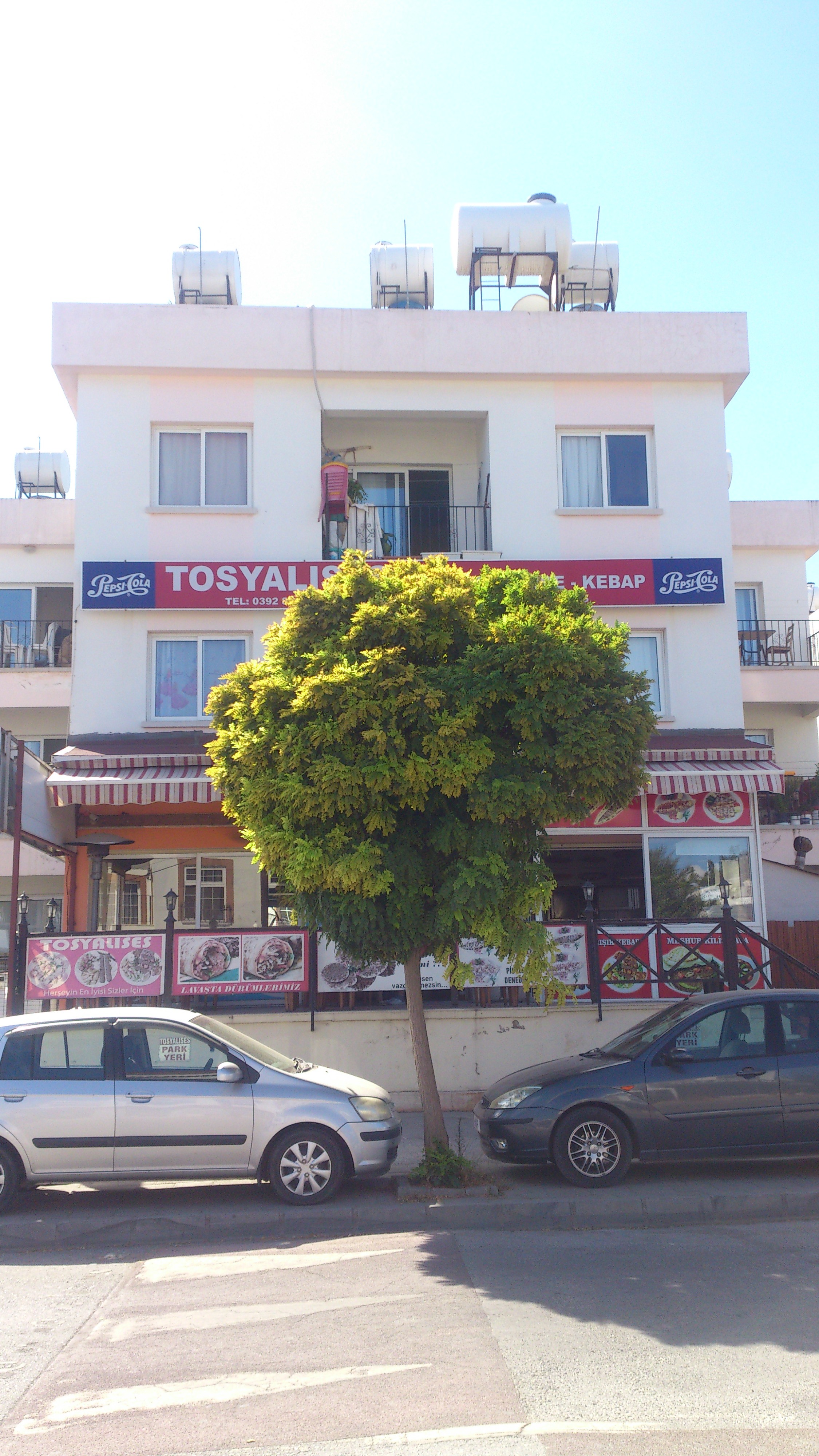 Tosyalıses Girne restaurant, apartment building