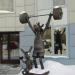 Скульптура «Волк и заяц» в городе Екатеринбург