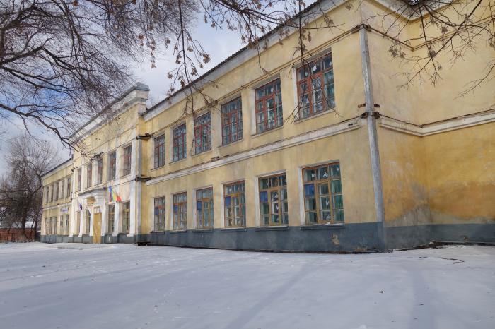 territory-of-secondary-school-no-1-kamensk-shakhtinsky