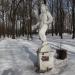 Скульптура девушки в городе Ржев