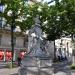 Памятник Огюсту Конту в городе Париж