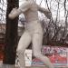 Скульптура «Метательница диска» в городе Щёлково
