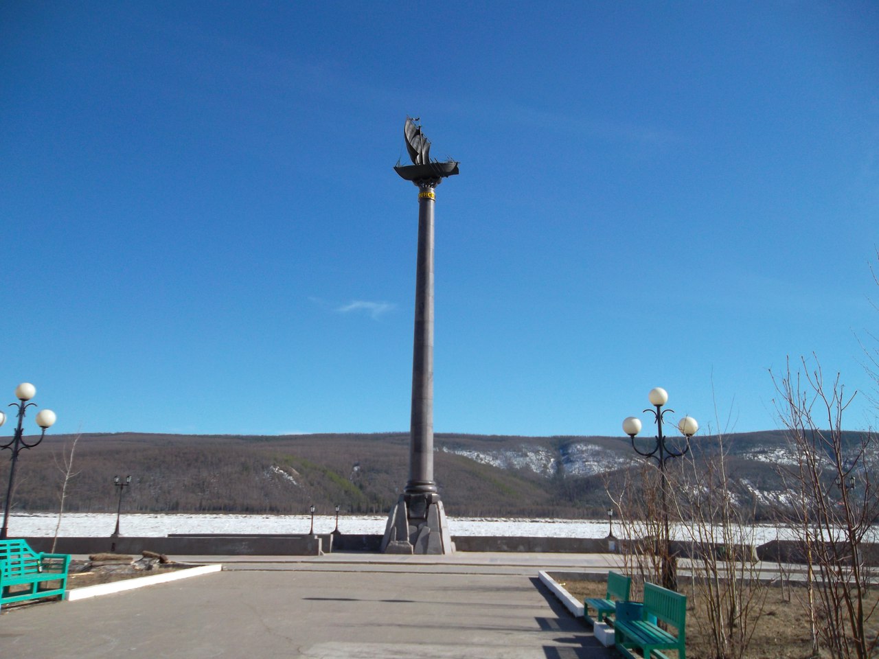 Монумент Ладья Ленск