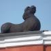 Забор с чугунными львами в городе Барнаул