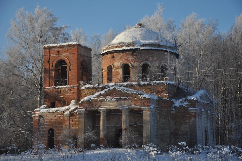 Село Троицкое заброшенная деревянная Церковь