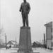 Первый памятник Игнату Фокину перед ДК железнодорожников в городе Брянск