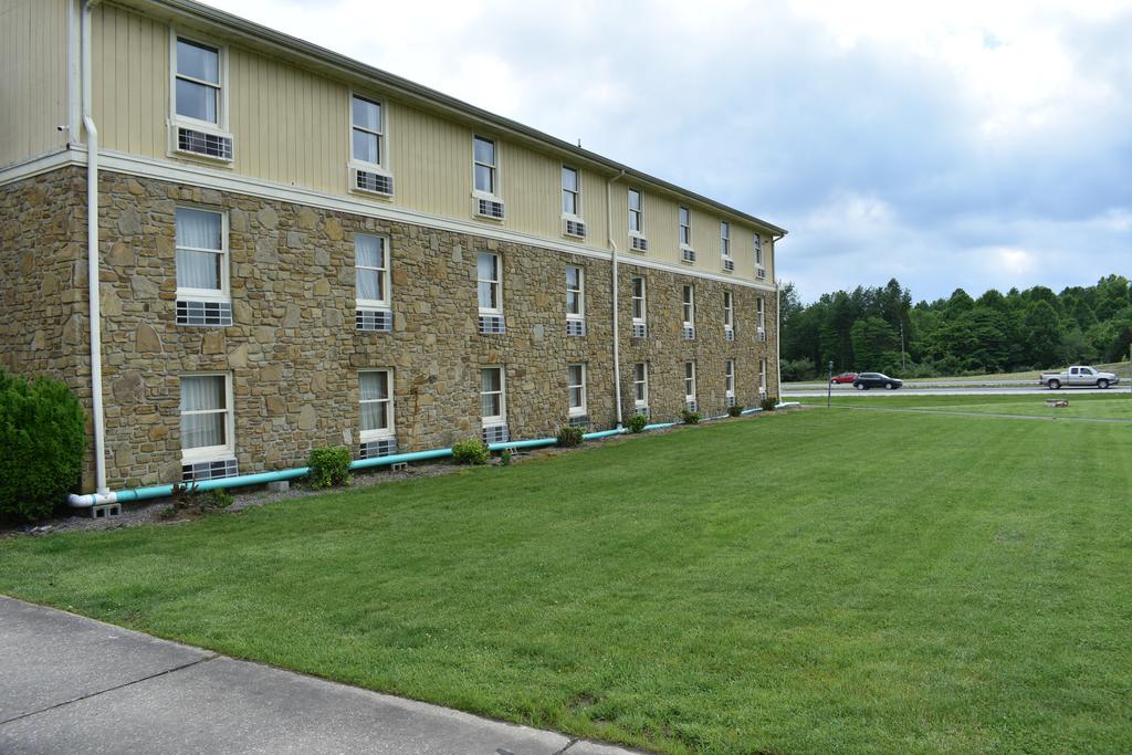 Quality Inn and Suites Bedford IN Bedford, Indiana