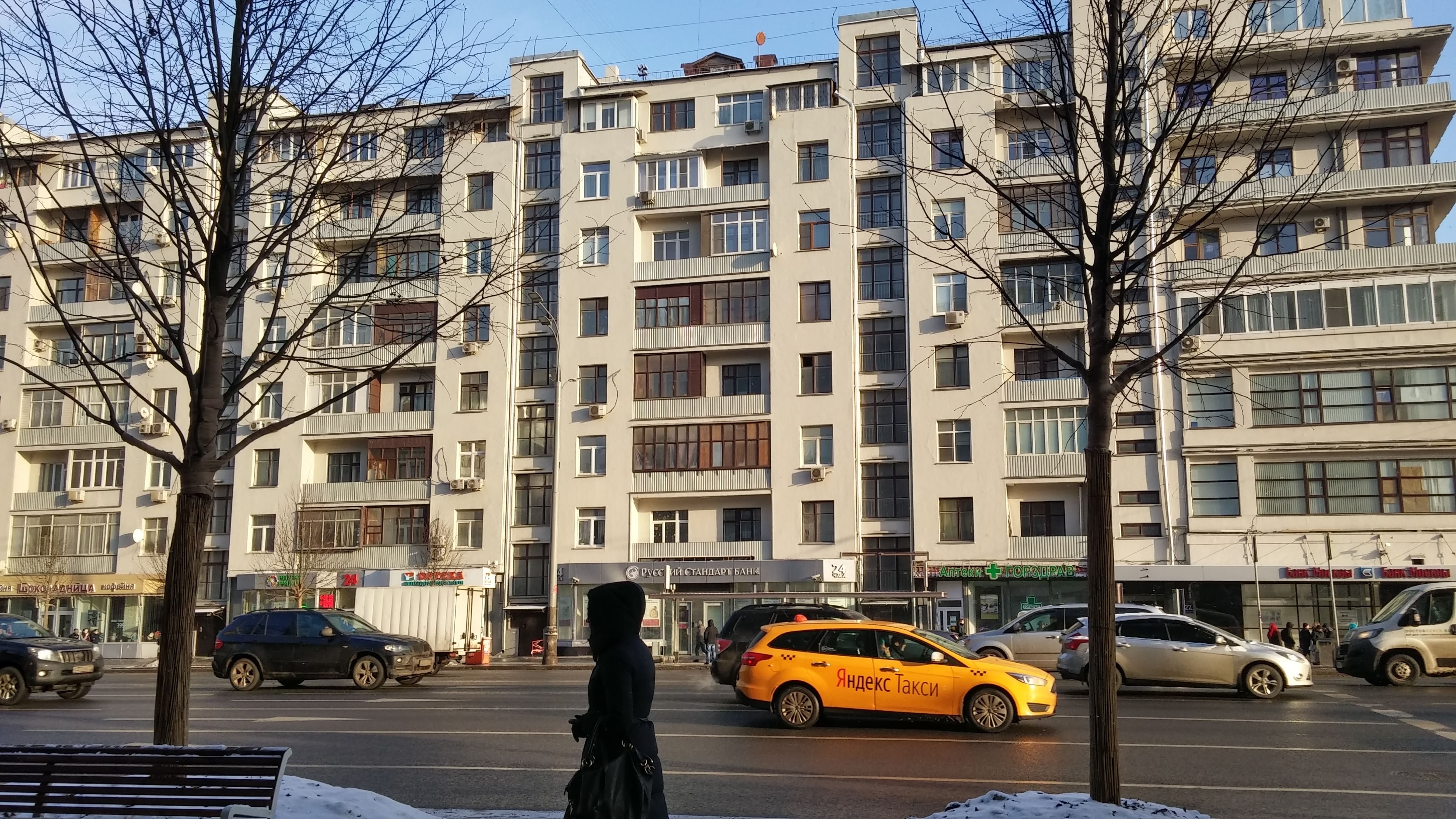 Former apartment building of management of the MoscowKursk railway